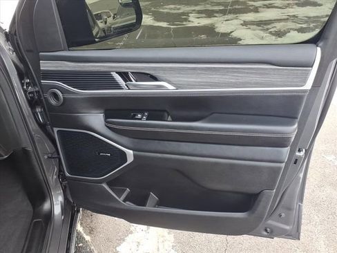 Used 2024 Jeep Wagoneer Series II w/ Flexible Seating Group image 28