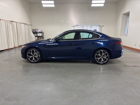 Used 2020 Alfa Romeo Giulia Ti w/ Active Blind Spot Package image 5