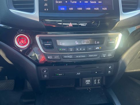 Used 2016 Honda Pilot Elite image 21