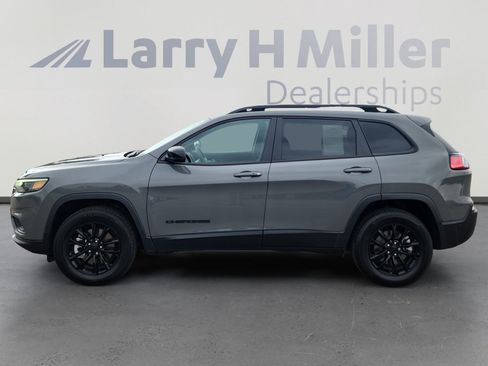 Used 2023 Jeep Cherokee Altitude Lux image 3