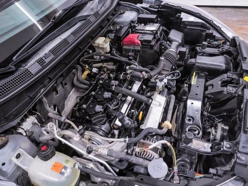 Used 2021 Nissan Kicks SR w/ Exterior Package image 25