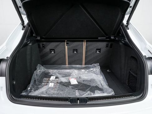 New 2026 Porsche Macan S image 32