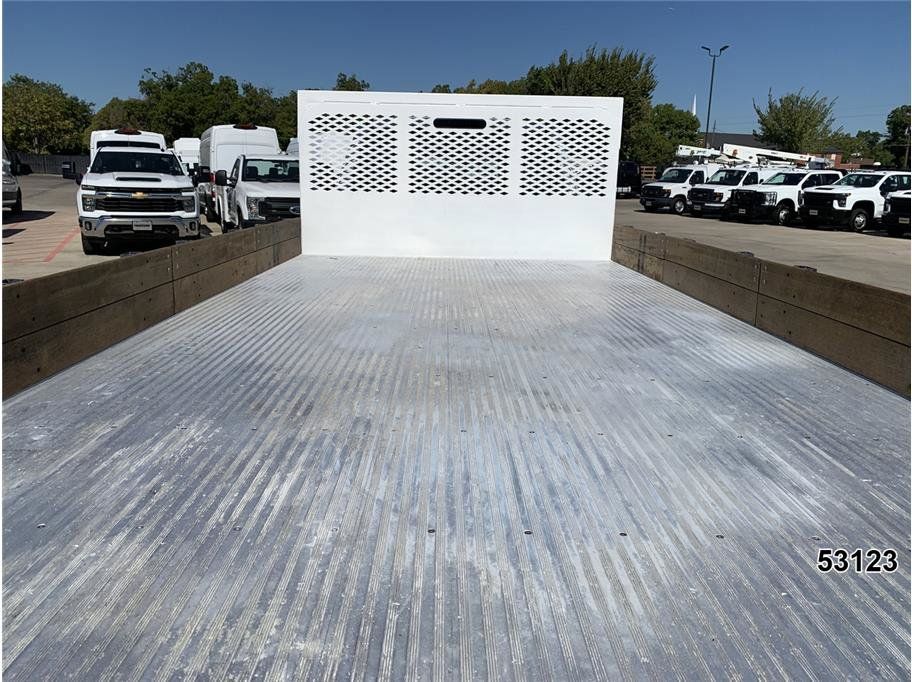 Used 2023 Ford F550 Luxury RWD image 8