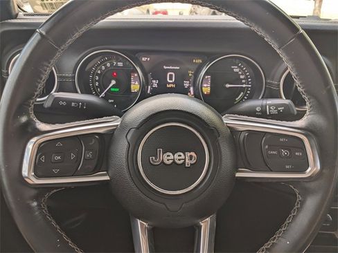 Used 2022 Jeep Wrangler Unlimited Sahara image 19