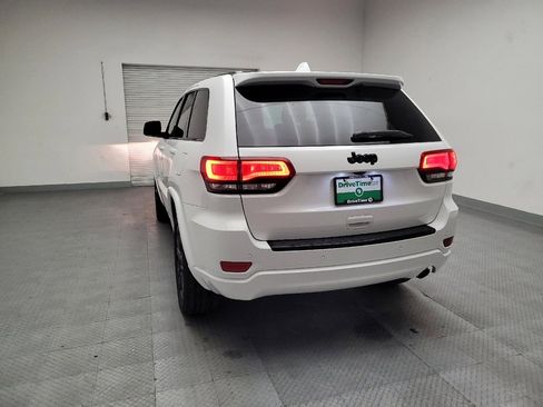 Used 2018 Jeep Grand Cherokee Altitude image 6