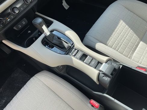 New 2026 Honda HR-V LX image 9