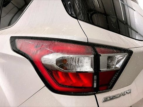 Used 2017 Ford Escape Titanium AWD/4WD image 28