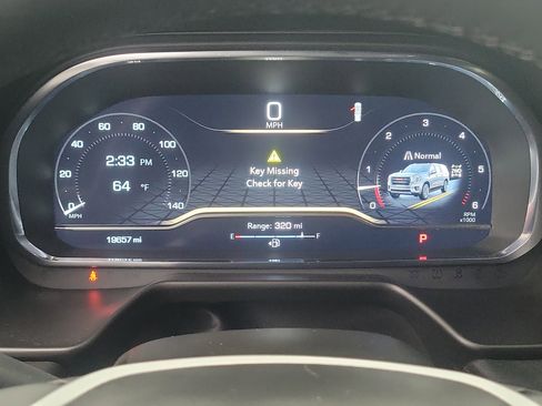 Used 2024 GMC Yukon XL SLT w/ SLT Luxury Package image 24