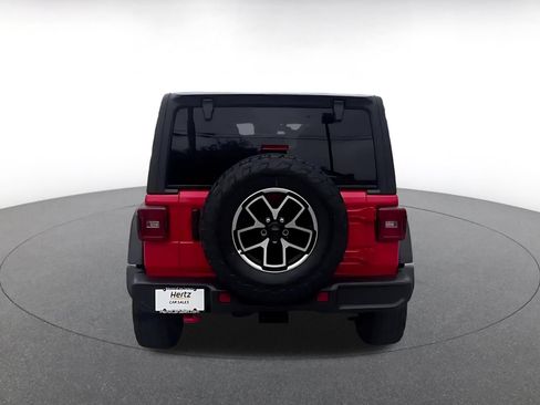 Used 2025 Jeep Wrangler Unlimited Rubicon AWD/4WD image 11
