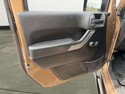 Used 2015 Jeep Wrangler Unlimited Sport image 15