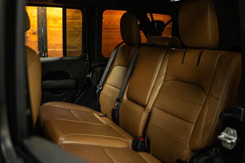 Used 2022 Jeep Wrangler Unlimited Sahara AWD/4WD image 10