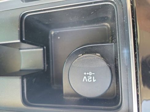 Used 2020 Land Rover Range Rover Velar S AWD/4WD image 30