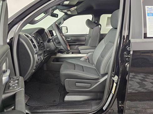 New 2026 RAM 1500 Express AWD/4WD image 18