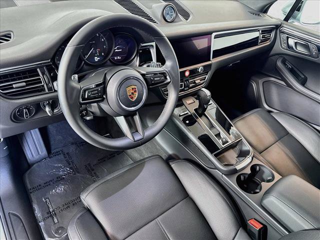 Certified 2026 Porsche Macan Turbo AWD/4WD image 4