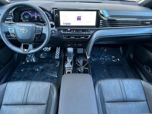 Used 2025 Toyota Camry XSE FWD image 10