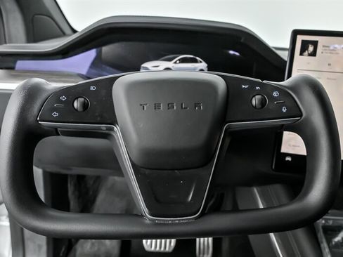 Used 2023 Tesla Model X image 23