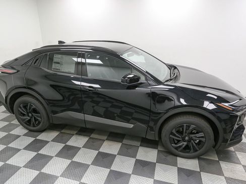 New 2026 Toyota C-HR AWD/4WD image 5