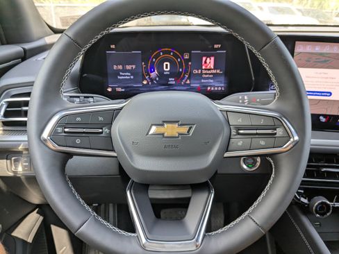 New 2025 Chevrolet Traverse LT w/ Driver Confidence Package image 24