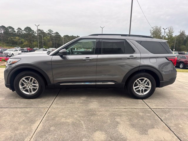 Used 2025 Ford Explorer Active w/ Active Comfort Package RWD image 4