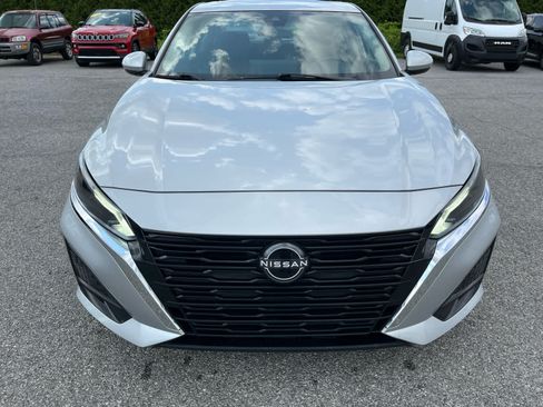Used 2023 Nissan Altima 2.5 SV w/ SV Premium Package FWD image 8
