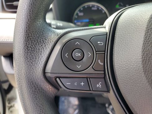 Used 2022 Toyota RAV4 XLE image 18