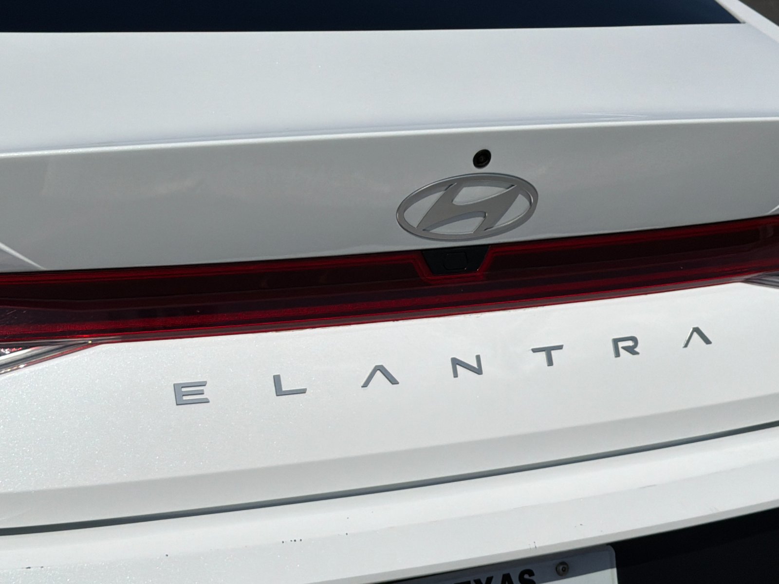 Used 2024 Hyundai Elantra Limited FWD image 25