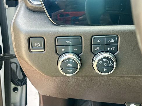 Used 2024 GMC Sierra 1500 SLT w/ SLT Premium Plus Package AWD/4WD image 10