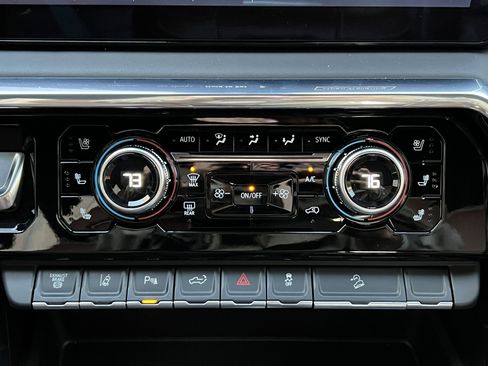 Used 2025 GMC Sierra 3500 Denali Ultimate image 29