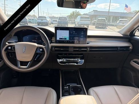 Used 2023 Lincoln Corsair AWD w/ Equipment Group 101A image 17