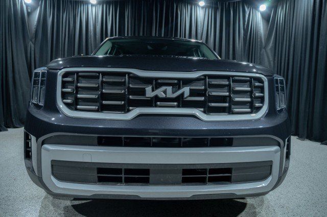 Used 2025 Kia Telluride S AWD/4WD image 2