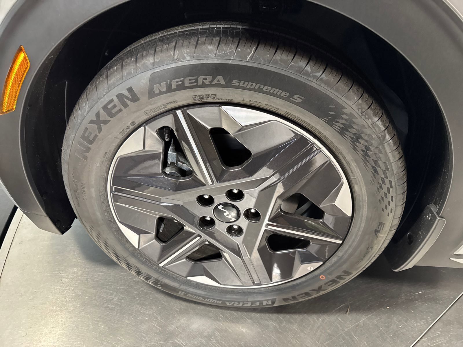 New 2026 Kia EV6 Light AWD/4WD image 2