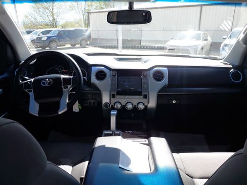 Used 2017 Toyota Tundra SR5 w/ SR5 Upgrade Package image 29