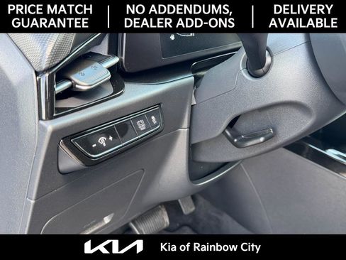 Used 2025 Kia Niro LX image 14