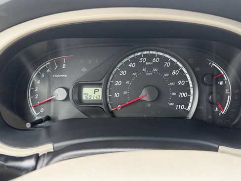 Used 2011 Toyota Sienna w/ Towing Pkg FWD image 12