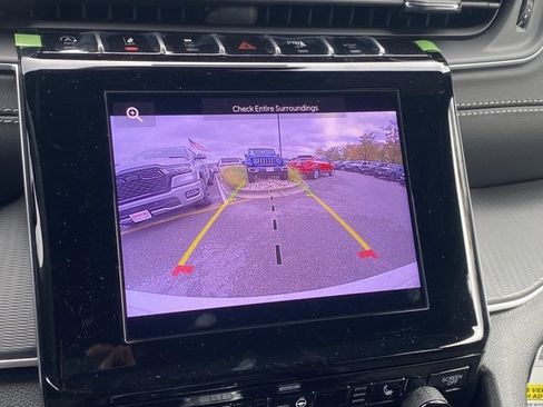 New 2025 Jeep Grand Cherokee Altitude image 3