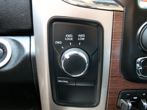 Used 2018 RAM 2500 Laramie w/ Off Road Package AWD/4WD image 35