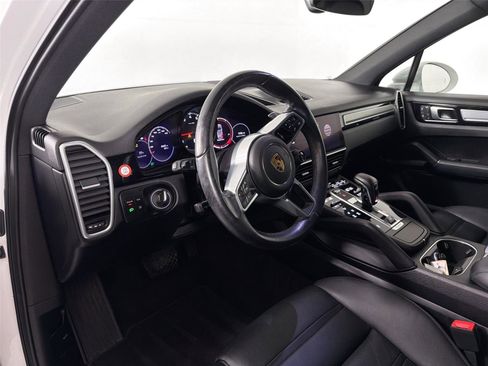 Certified 2023 Porsche Cayenne Platinum Edition AWD/4WD image 4