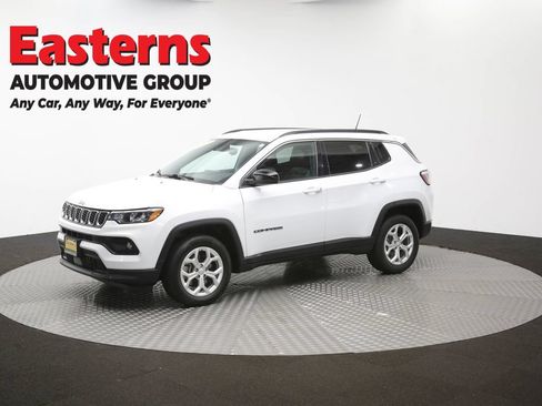 Used 2024 Jeep Compass Latitude AWD/4WD image 55