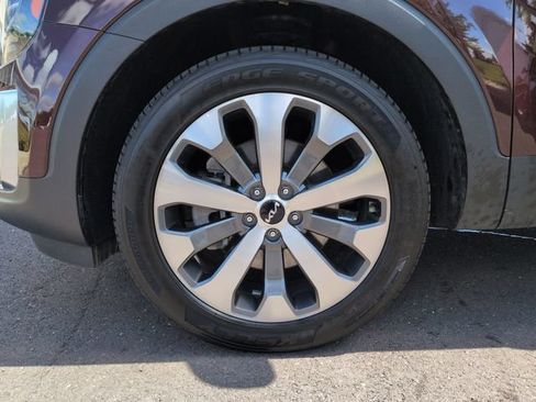 Used 2022 Kia Telluride S FWD image 35
