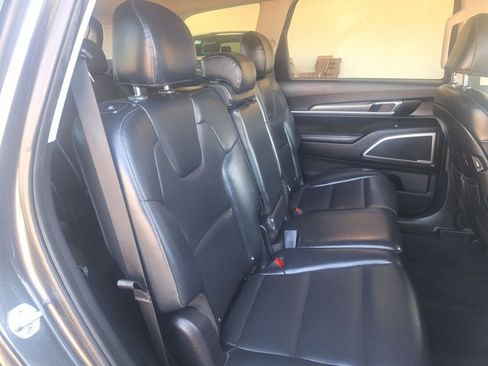 Used 2022 Kia Telluride LX image 17