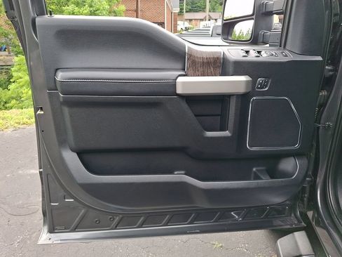 Used 2019 Ford F250 Lariat w/ Lariat Ultimate Package AWD/4WD image 12