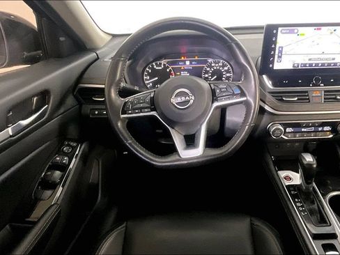 Used 2025 Nissan Altima 2.5 SL AWD/4WD image 6