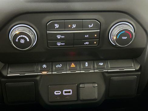 Used 2022 Chevrolet Silverado 1500 Custom w/ Safety Confidence Package RWD image 22