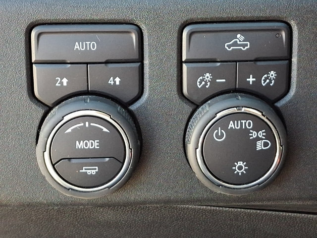 Used 2024 Chevrolet Silverado 1500 LT AWD/4WD image 9