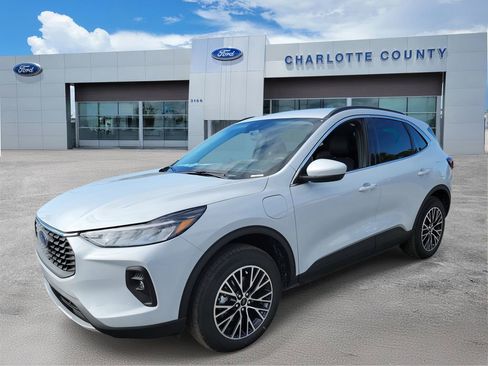 New 2026 Ford Escape SE FWD image 2