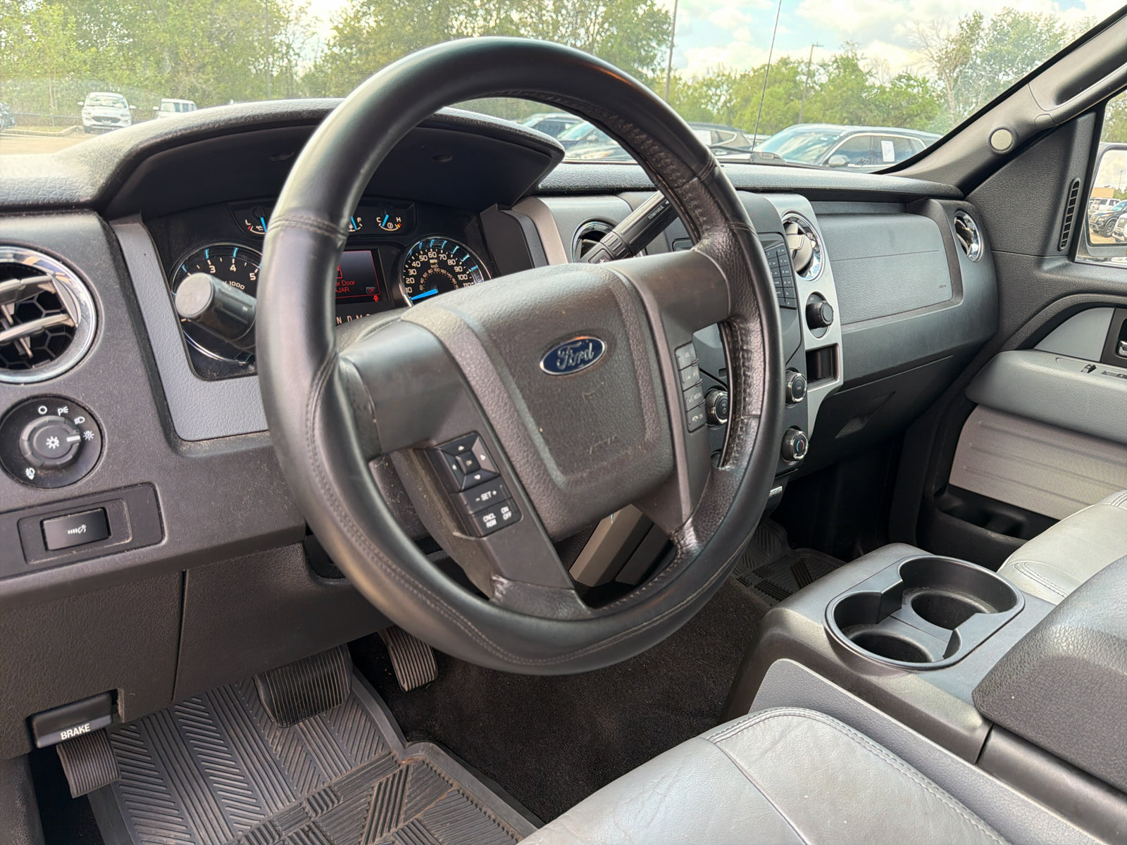 Used 2014 Ford F150 XLT w/ XLT Chrome Package AWD/4WD image 12
