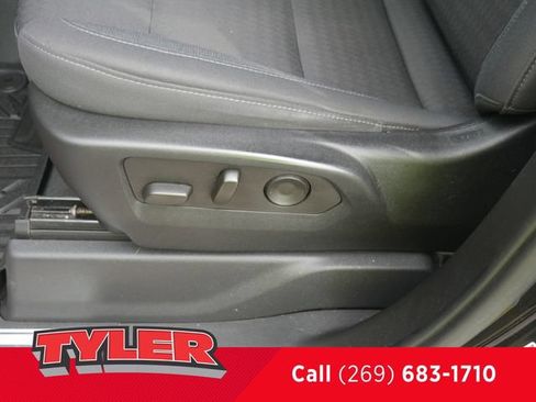 Used 2022 Chevrolet Silverado 1500 RST w/ Z71 Off-Road Package AWD/4WD image 24