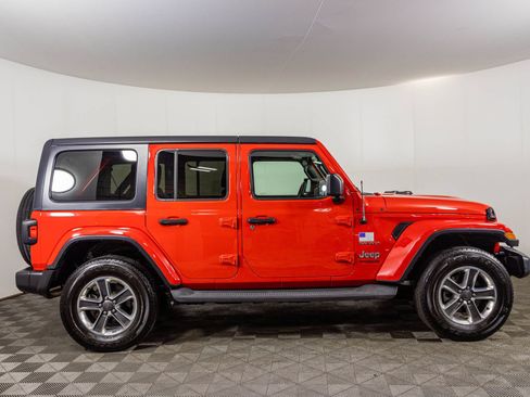 Used 2019 Jeep Wrangler Unlimited Sahara AWD/4WD image 11