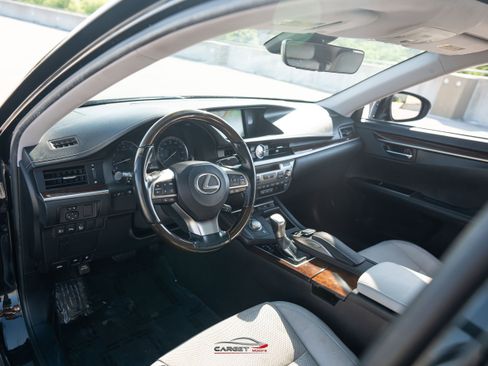 Used 2017 Lexus ES 350 w/ Luxury Package FWD image 13