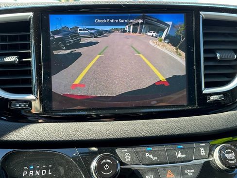 Certified 2024 Chrysler Pacifica Touring-L image 31